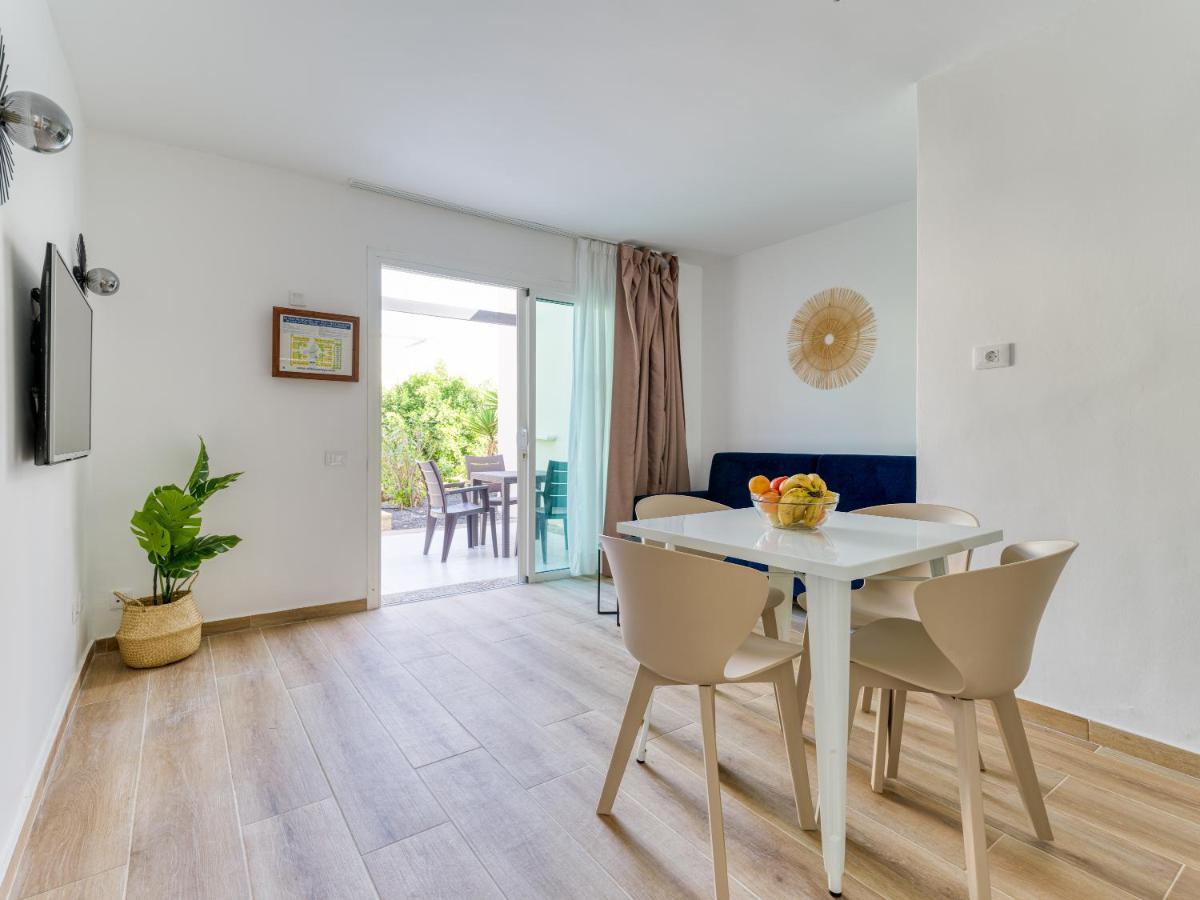 Homeforguest Moderno Apartamento Con Piscina En Corralejo Exterior photo